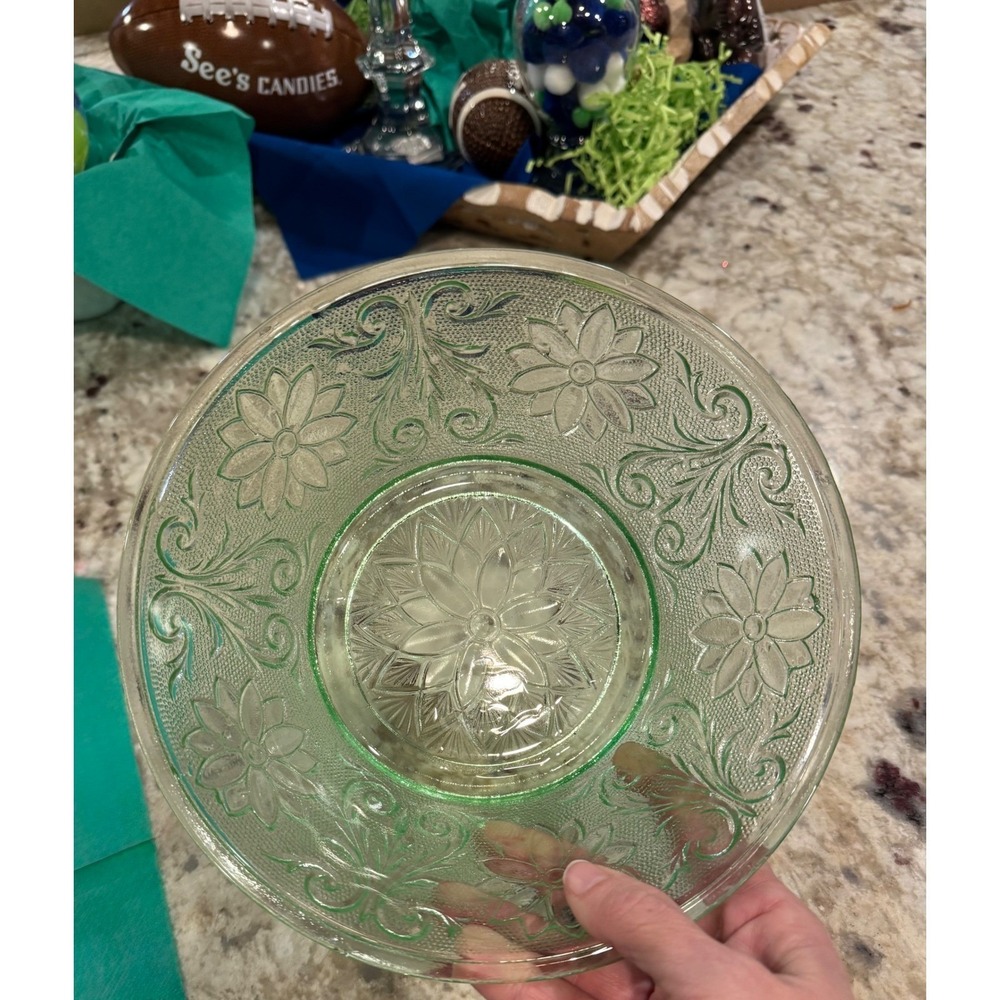 Vintage Indiana Daisy Light Green Depression Glass - Picture 2 of 5